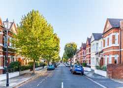 House prices fall as mortgage rates rise